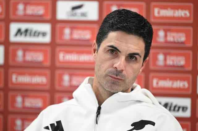 أرتيتا بشأن إصابة ساكا: سيبتعد عن الملاعب لبضعة أسابيع