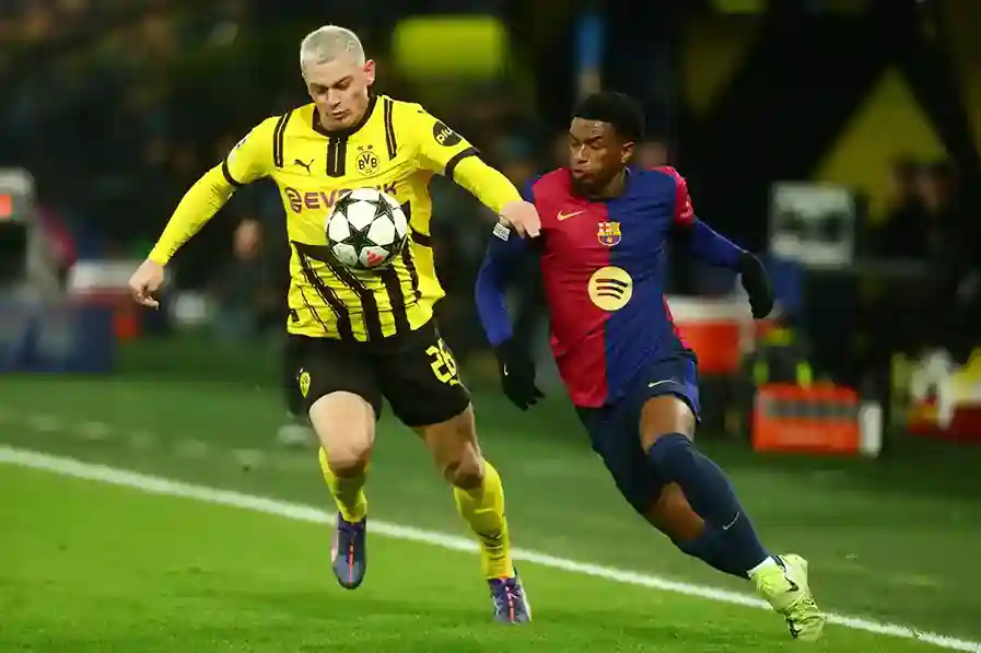 حكم مباراة برشلونة وبوروسيا دورتموند في دوري الأبطال