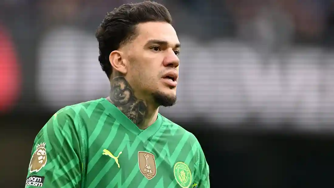 إيدرسون يخبر إدارة مانشستر سيتي بقراره