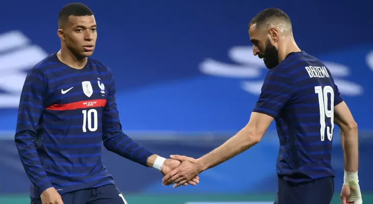 بنزيما يبعث رسالة مؤثرة لمبابي