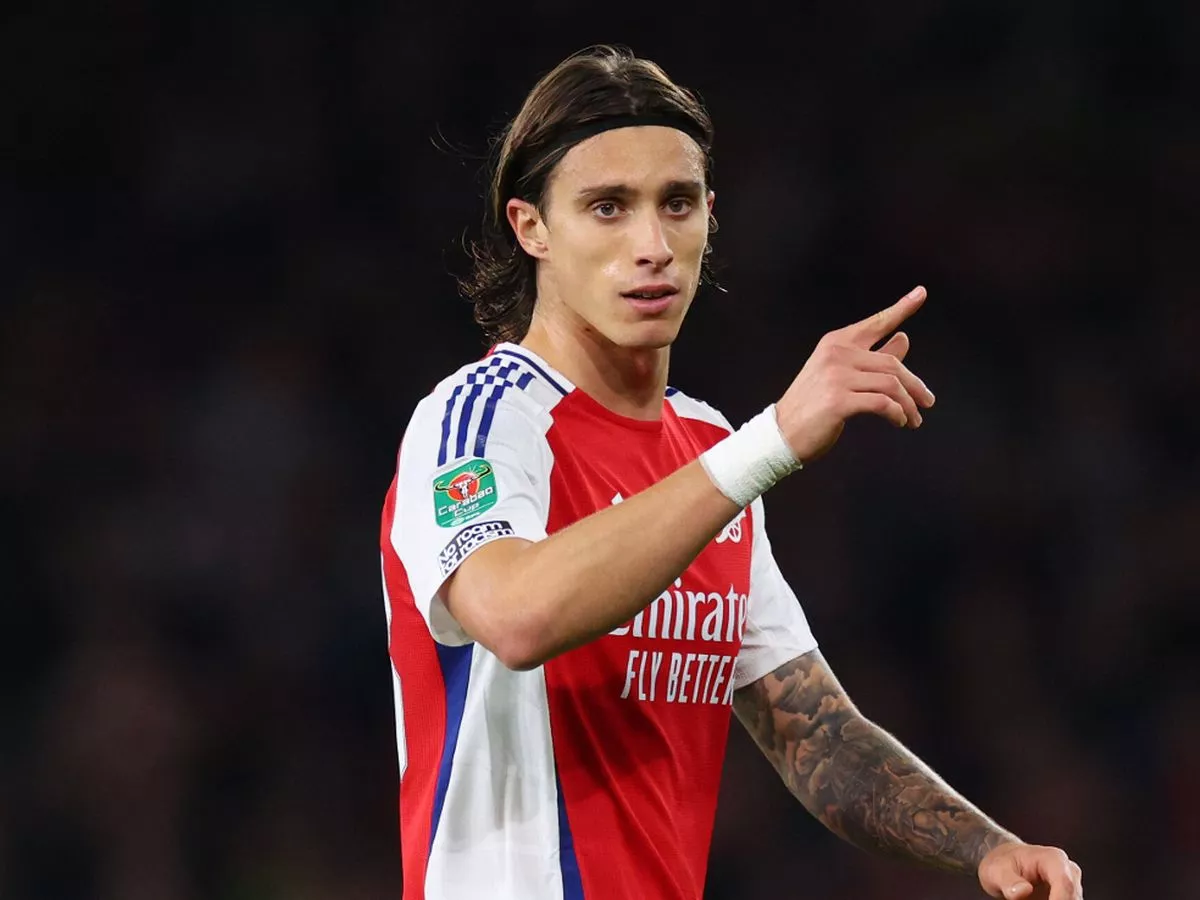 برشلونة يوضح الجدل بشأن زيارة كالافيوري المفاجئة