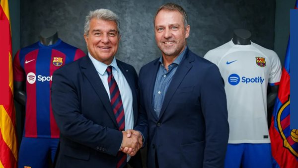 برشلونة يعلن رسميًا تمديد عقد هانز فليك