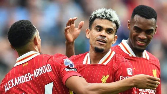 مهاجم ليفربول يدفع بايرن ميونخ للتخطيط لبيع بعض لاعبيه من أجل تأمين صفقة انتقاله