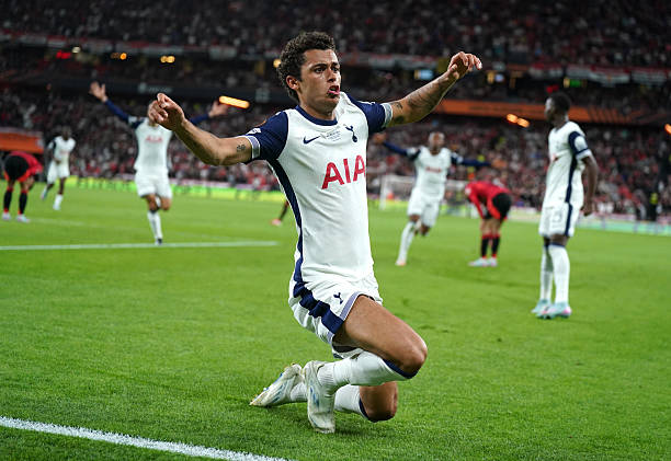 تتويج توتنهام بالدوري الأوروبي على مانشستر يونايتد